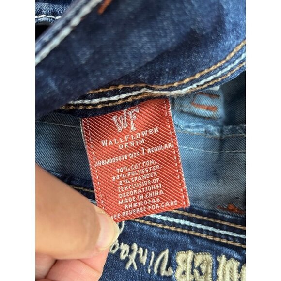 Wallflower Jeans Womens 1 Blue Flared Low Rise Embroidered Y2k Boho Angel Wings - Picture 14 of 14